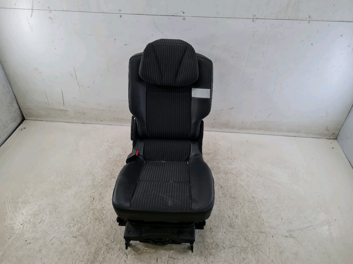 Siège arrière gauche 880108704R - RENAULT GRAND SCENIC 3 PH.2 GD DCI - E0-0825F E0-0825F