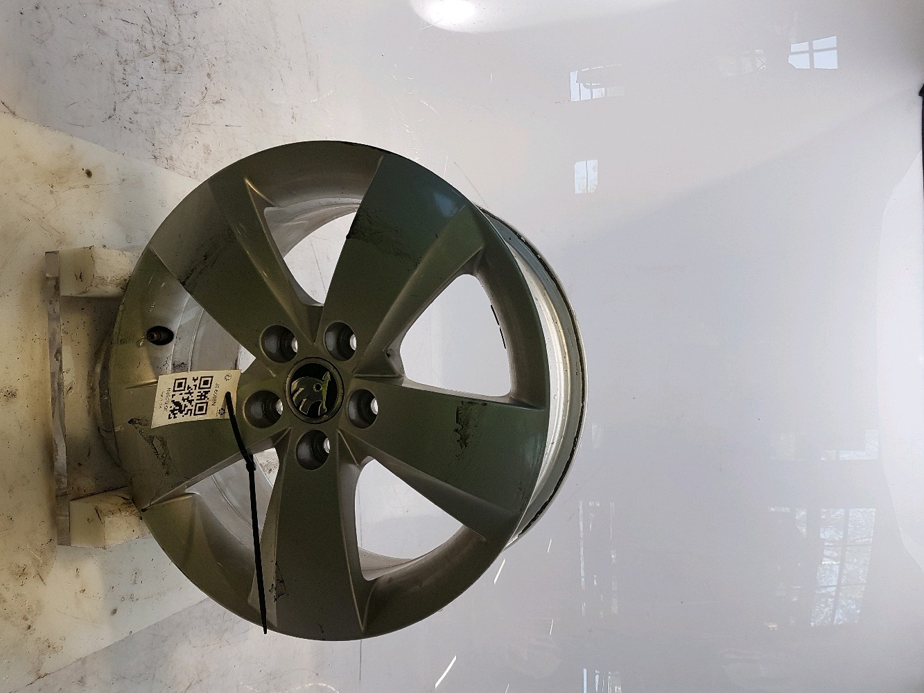 Jante alu 6V0601025A8Z8 - SKODA FABIA 3 PH.1 1.0 MPI - J0-6086N J0-6086N [reference_169351] 2