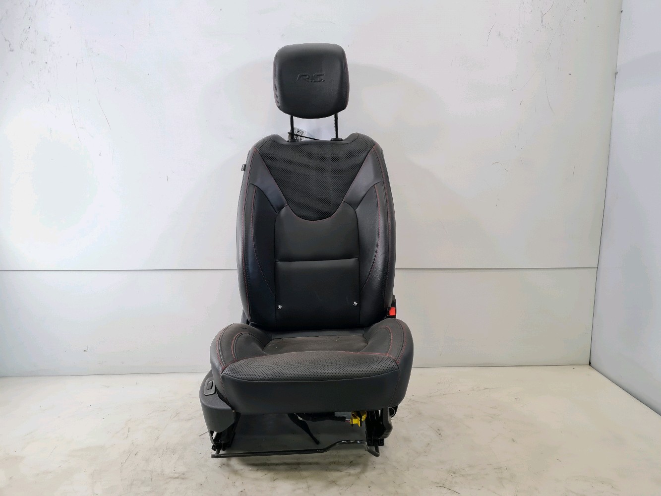 Siège droit 873016508R - RENAULT CLIO 4 PH.1 RS 200 - F0-6835V F0-6835V