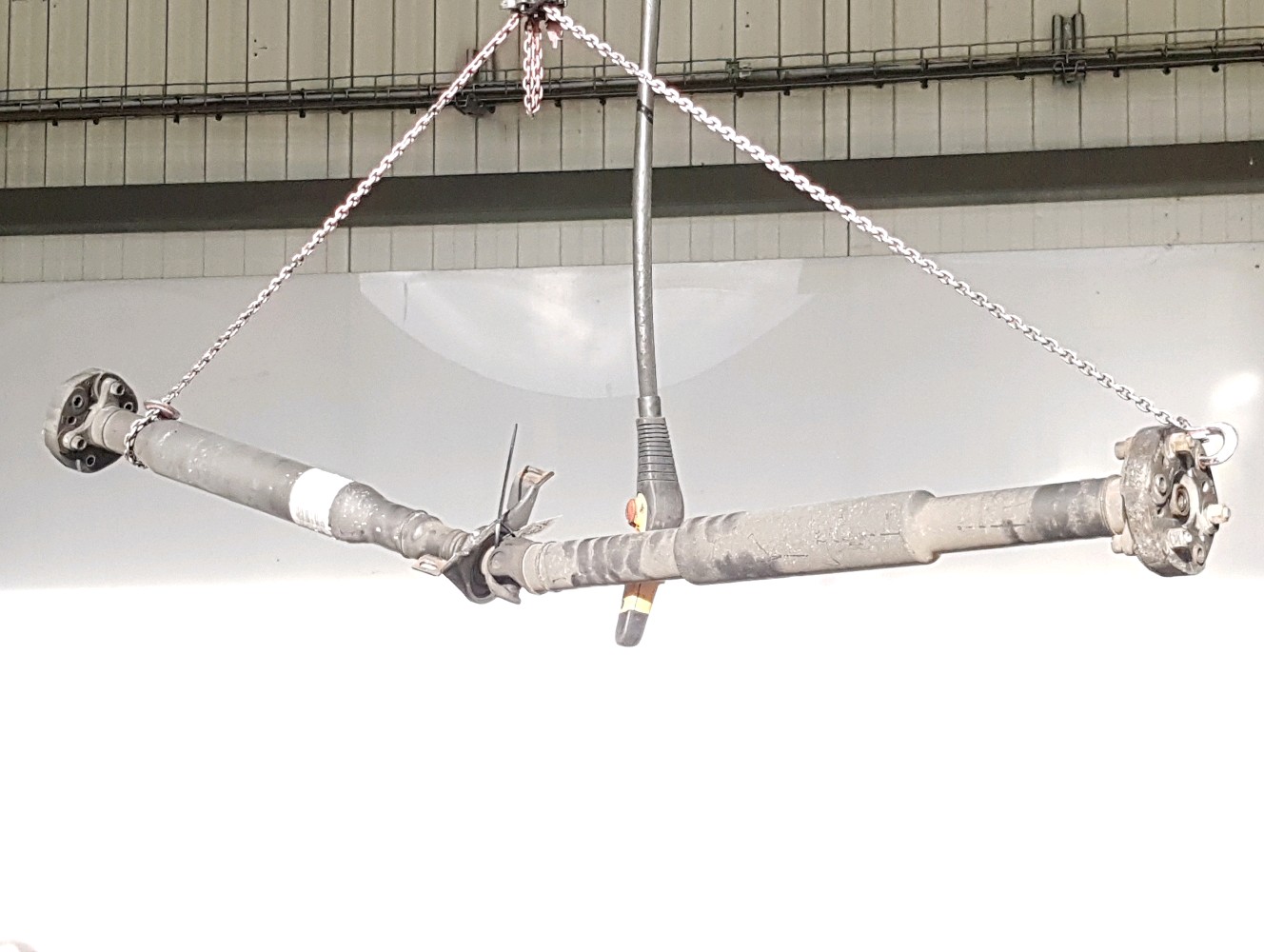 Arbre de transmisson arrière A2114104306 - MERCEDES CLASSE E 3 PH.1 E220 CDI - P0-8637R P0-8637R