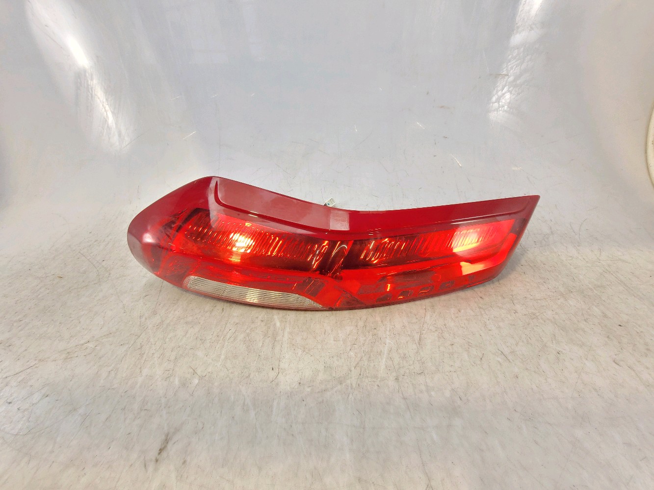 Feu arrière gauche NISSAN X-TRAIL réf. 26559-3UB0A- I1-0041W I1-0041W [reference_71350]