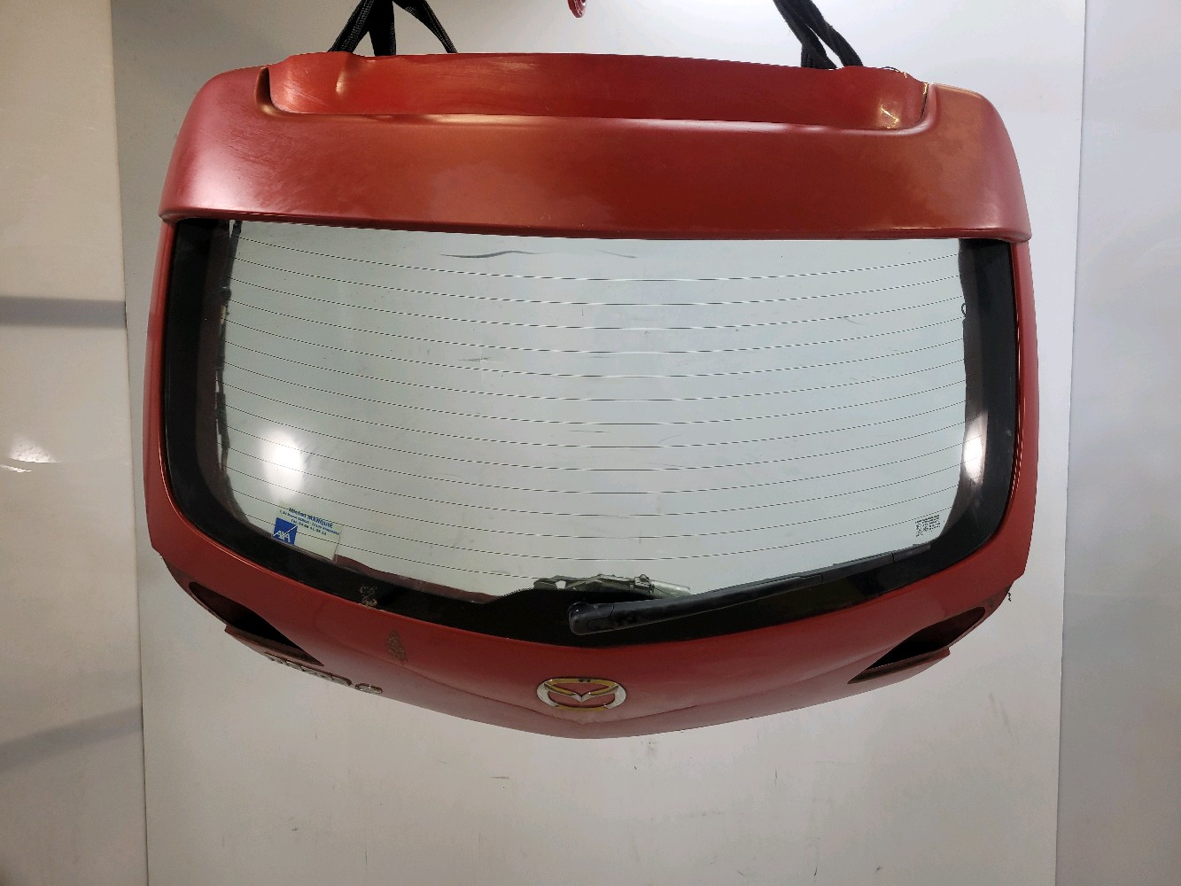 Hayon MAZDA MAZDA 3 1 PH.1 BLANC réf. BNYV5261XD E0-9622C E0-9622C