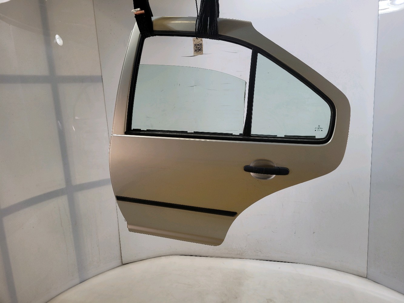 Porte arrière gauche VOLKSWAGEN BORA 1J5833055F Z0-9040E Z0-9040E [reference_97899]