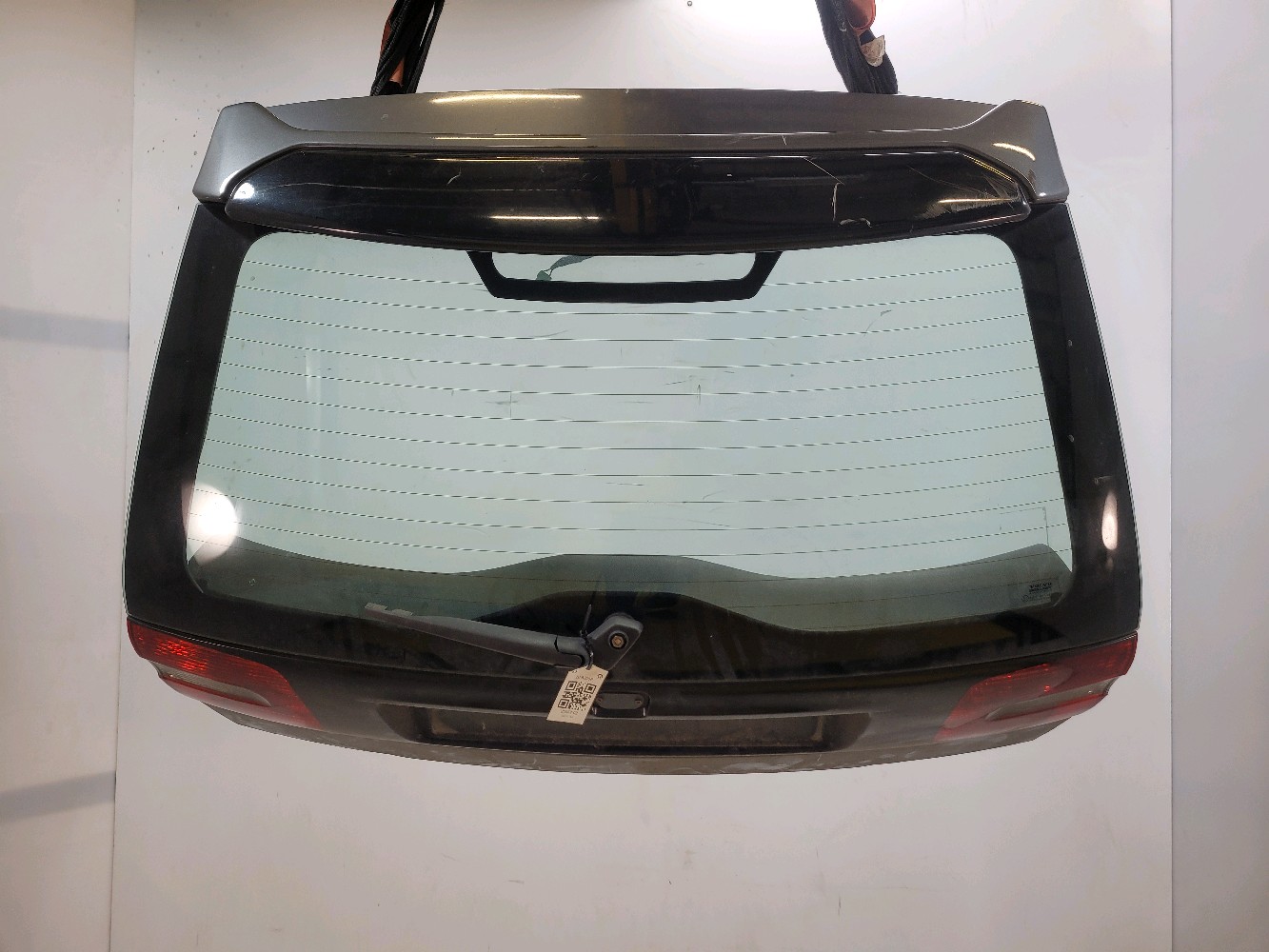 Hayon VOLVO V40 GRIS FONCE réf. 30844361 Z0-8200R Z0-8200R