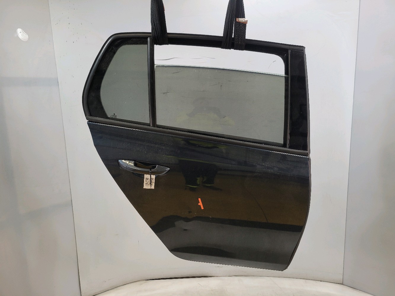 Porte arrière droite VOLKSWAGEN GOLF 6 1K9833056B Y1-2131F Y1-2131F