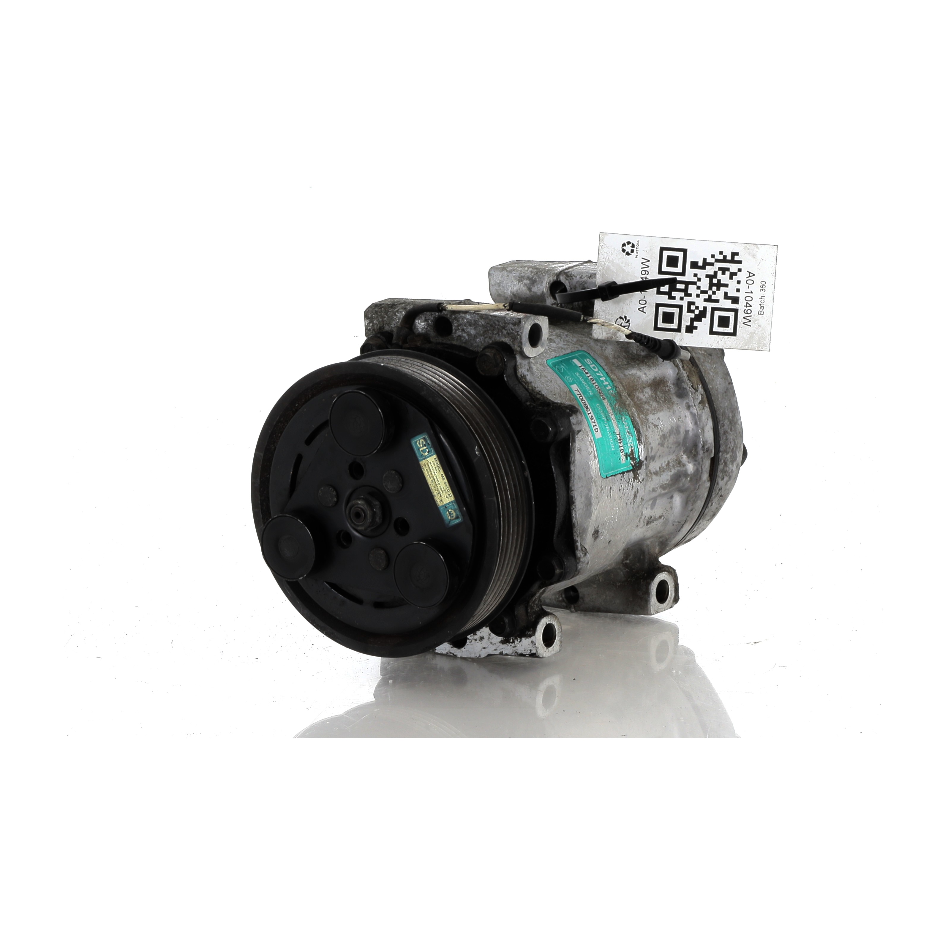 Compresseur de climatisation RENAULT LAGUNA 1 PH.1 2.2 réf. 7700857907 A0-1049W A0-1049W