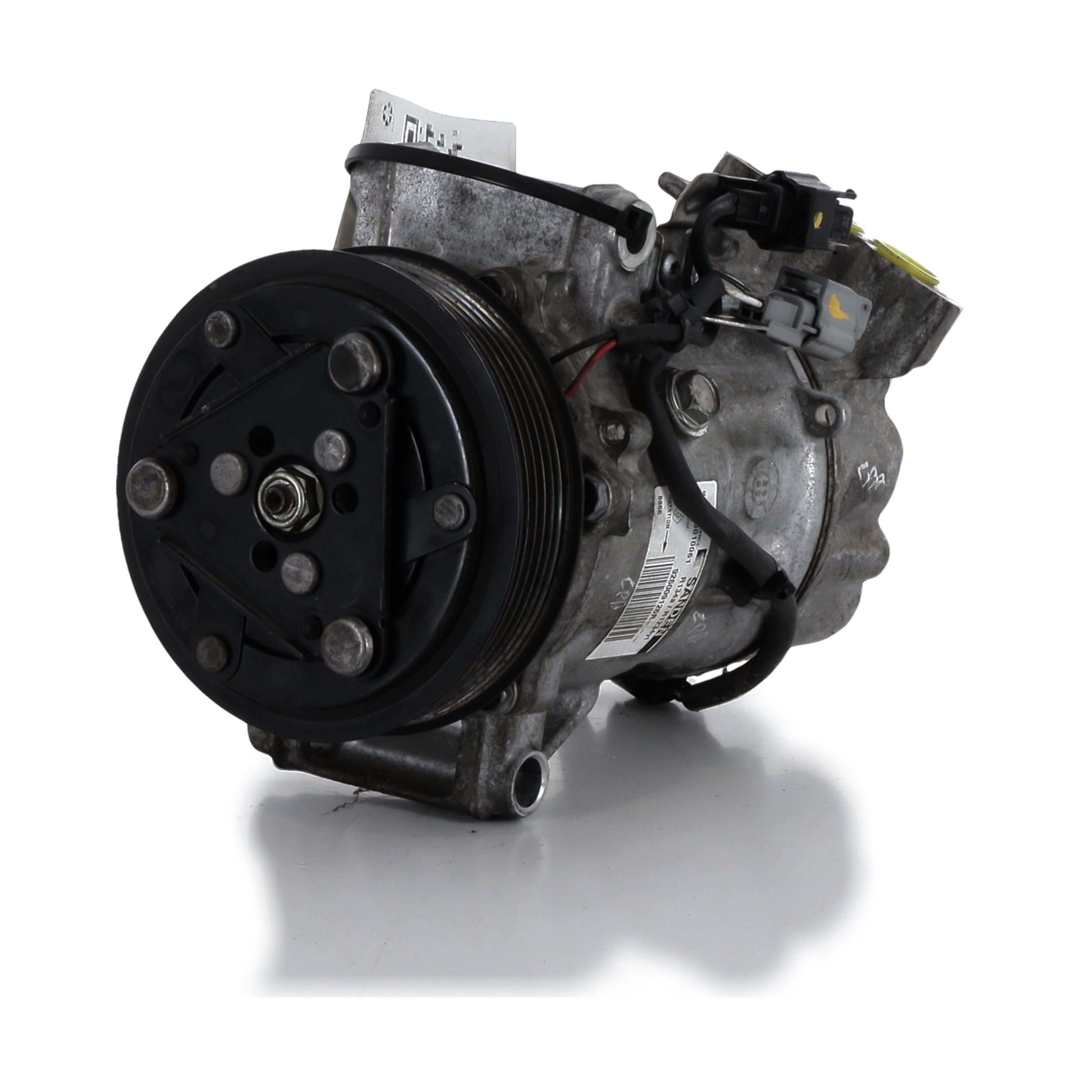 Compresseur de climatisation RENAULT CLIO 5 PH.1 BDCI 85 réf. 926004536R B1-2104J B1-2104J