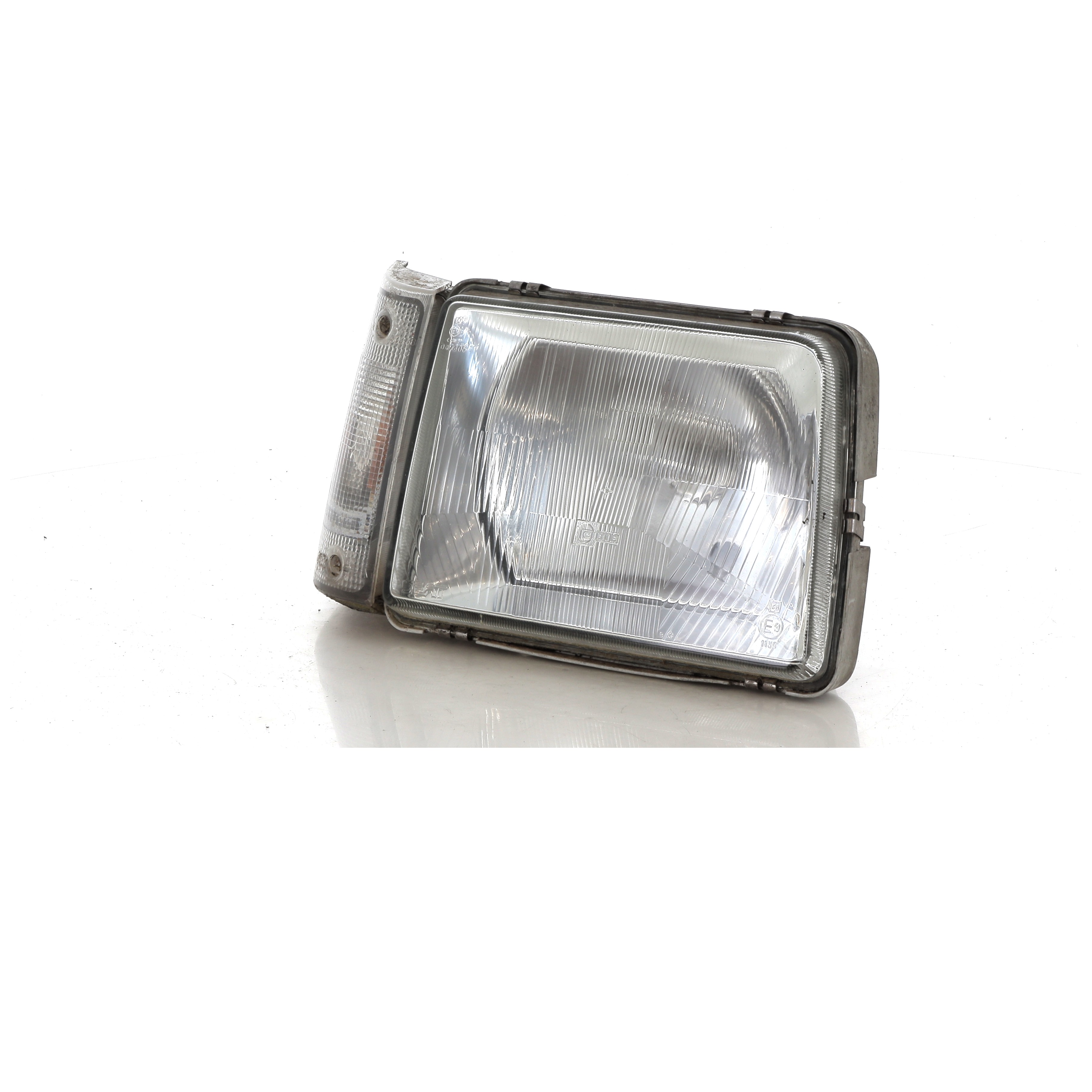 Phare droit réf. SE028930008G SEAT MARBELLA E0-8291G E0-8291G