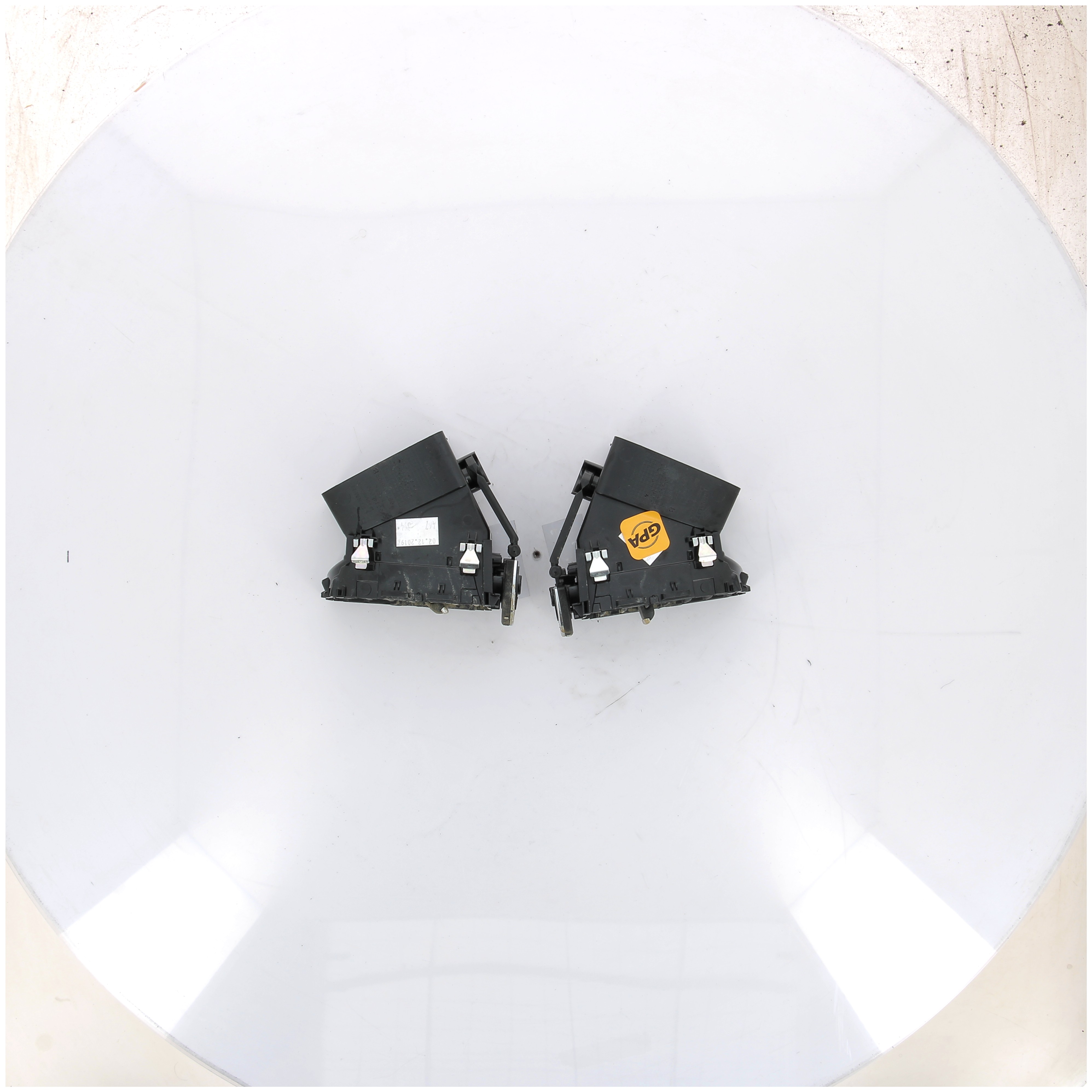 Aérateur planche de bord 687515655R - RENAULT MEGANE 4 PH.1 BDCI 115 - I1-3639W I1-3639W