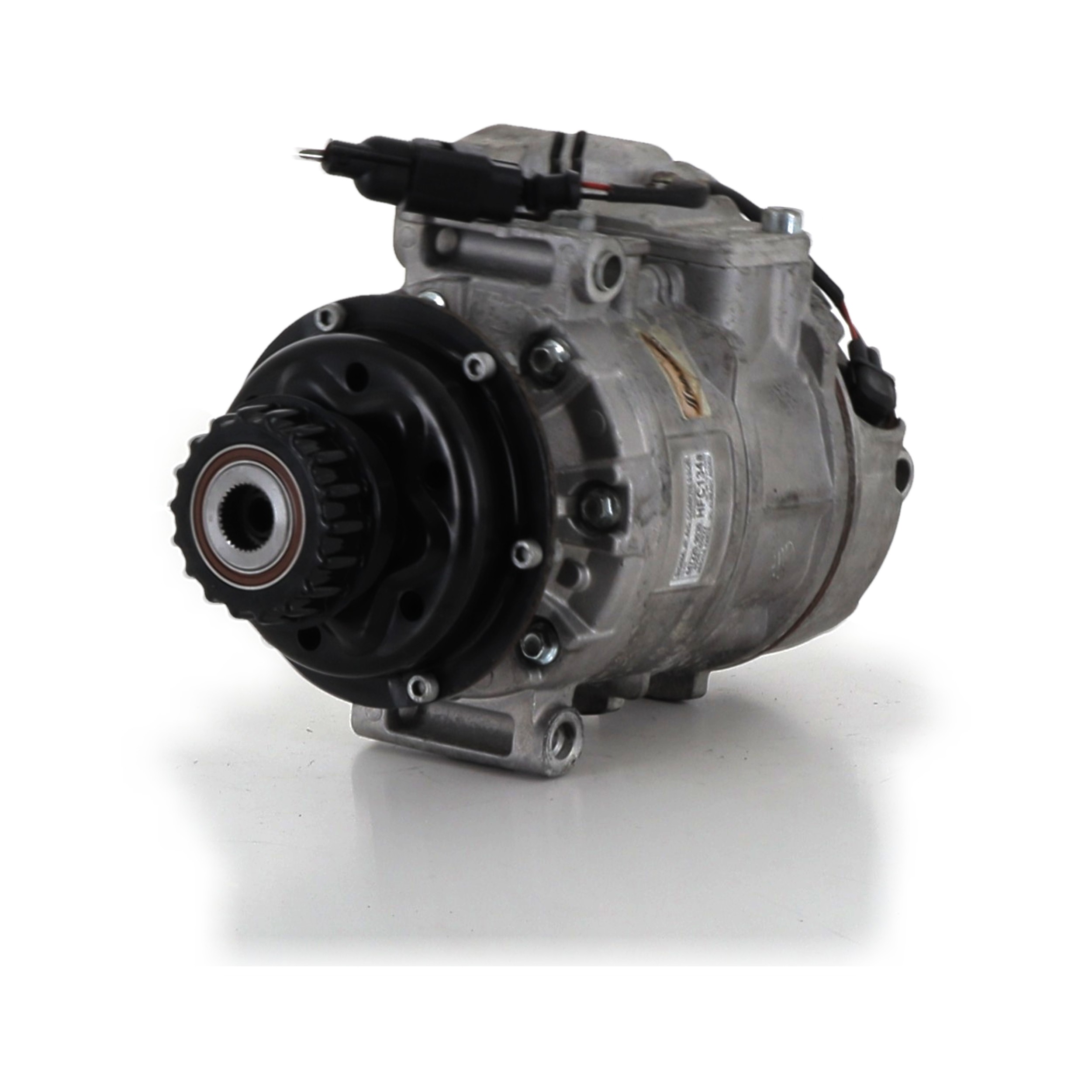 Compresseur de climatisation VOLKSWAGEN TOUAREG 1 PH.2 TDI réf. 7H0820805J J1-7581U J1-7581U