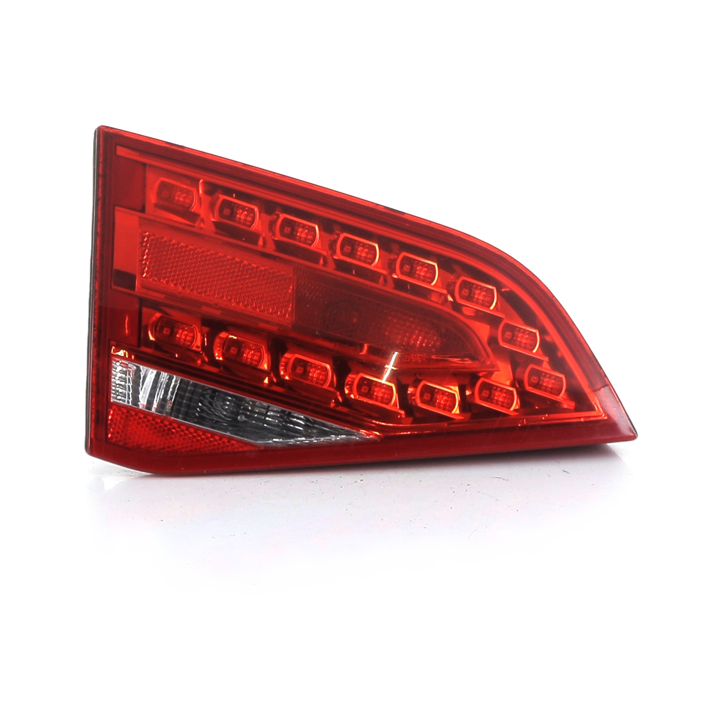 Feu de hayon gauche 8K5945093K - AUDI A4 3 PH.1 MULTITRO - M1-6942L M1-6942L