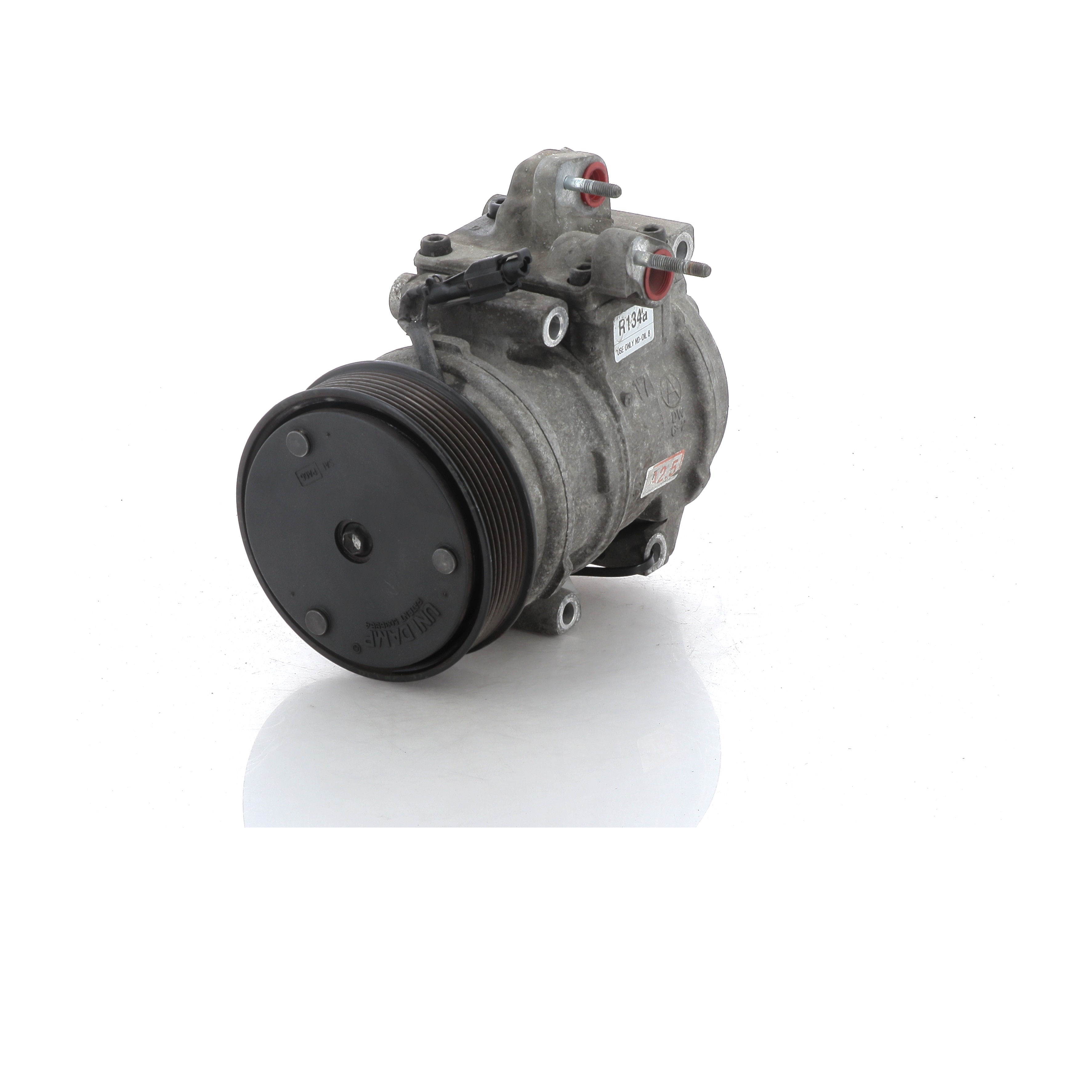 Compresseur de climatisation KIA SORENTO 1 PH.1 2.5 CRDI réf. 977013E000 Q0-0526V Q0-0526V