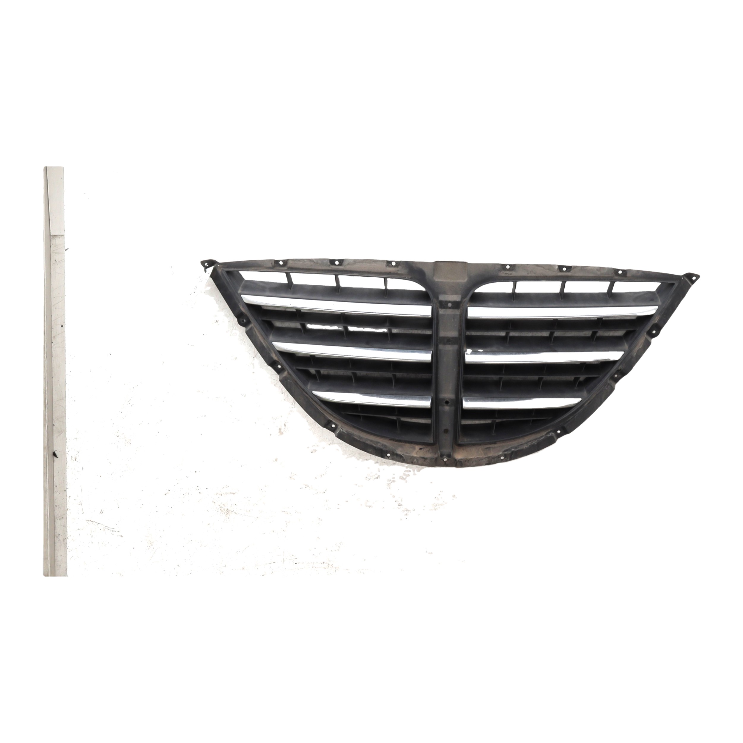 Calandre 7945021010 - SSANGYONG RODIUS PH.1 2.7 XDI - Q0-5861L Q0-5861L