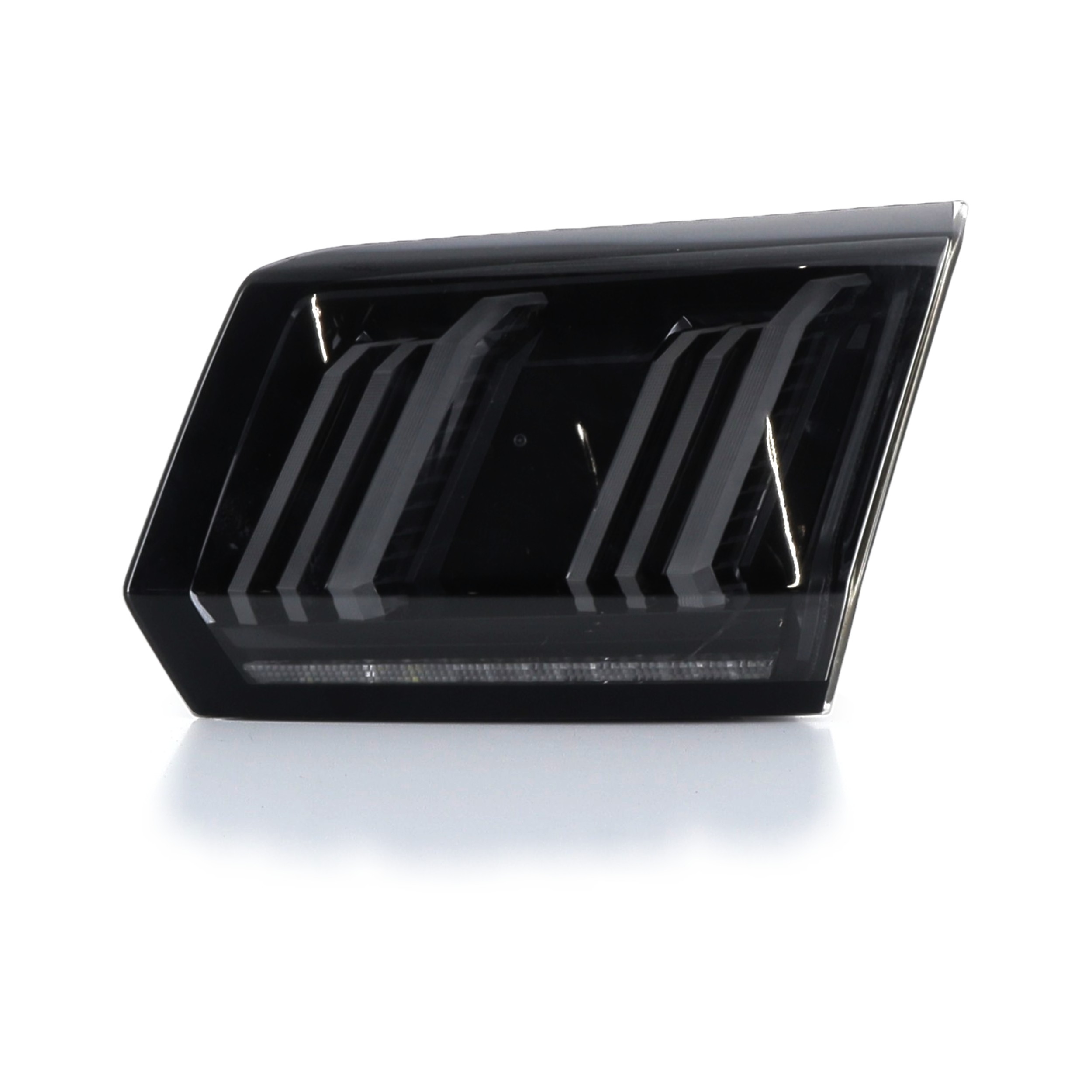 Feu de hayon droit 9836231380 - PEUGEOT 3008 2 PH.2 1.5 BHDI - Q1-4047P Q1-4047P