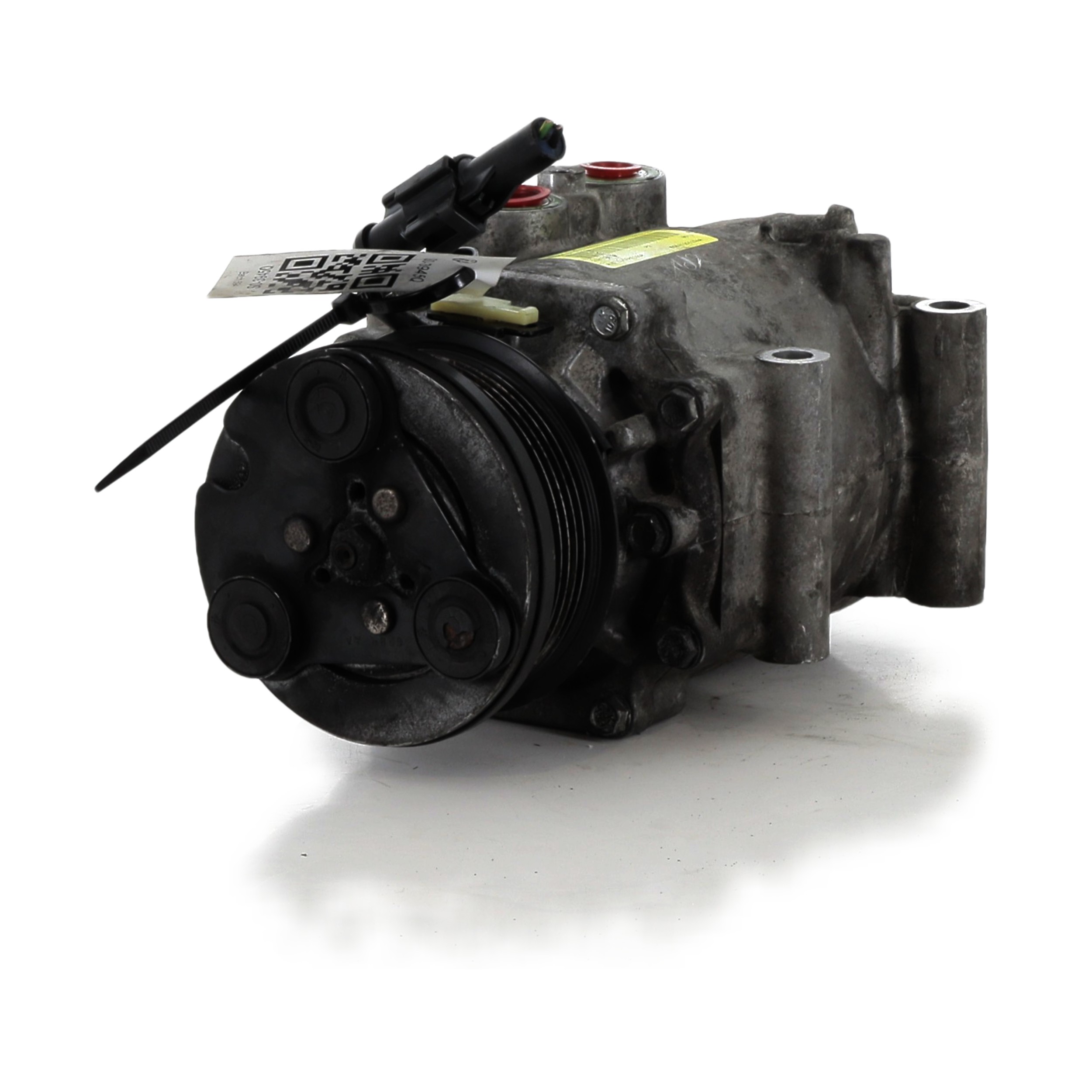 Compresseur de climatisation FORD FIESTA 5 PH.2 1.4 80 réf. 1681193 S0-3945Q S0-3945Q