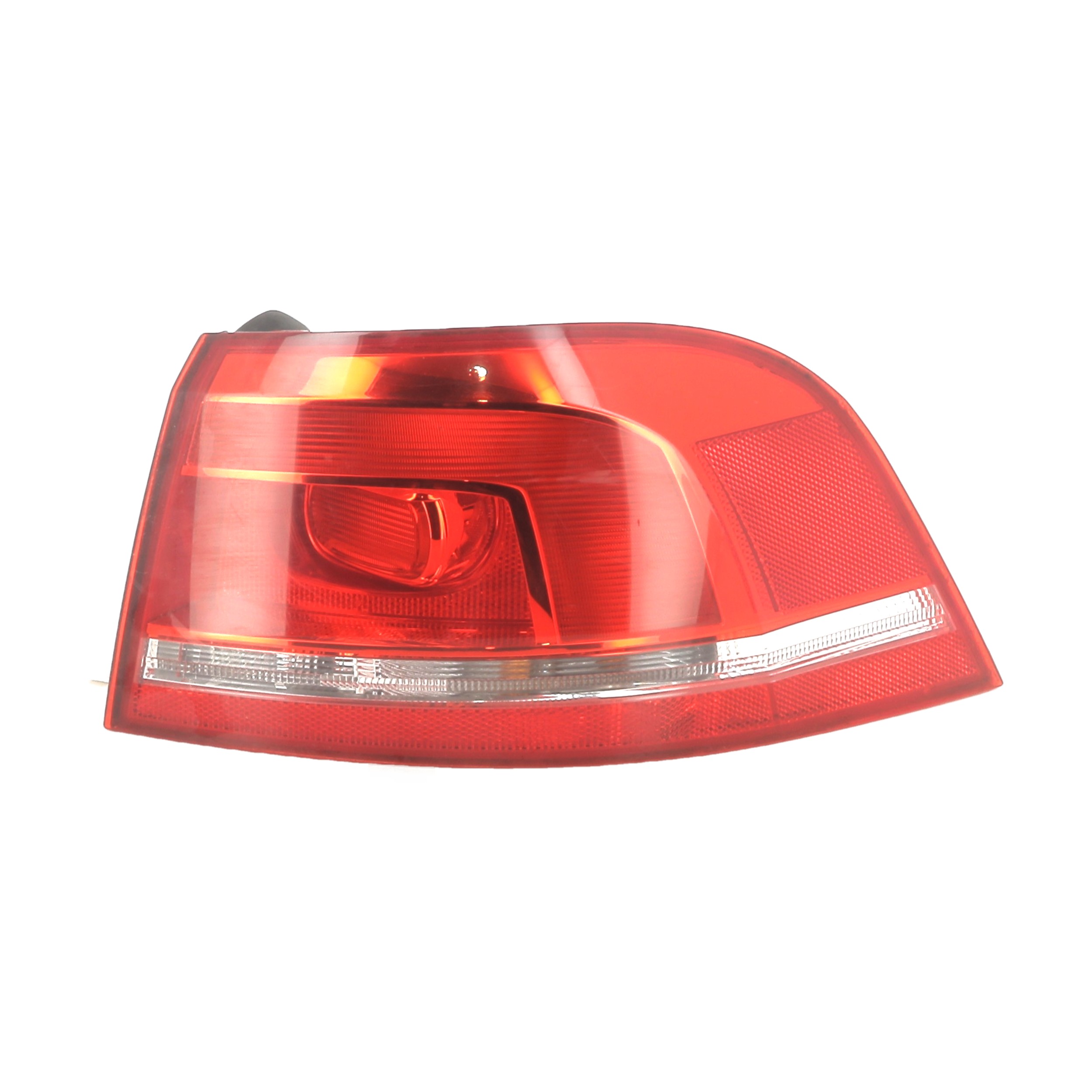 Feu arrière droit VOLKSWAGEN PASSAT SW 6 réf. 3AF945096G X0-8462U X0-8462U