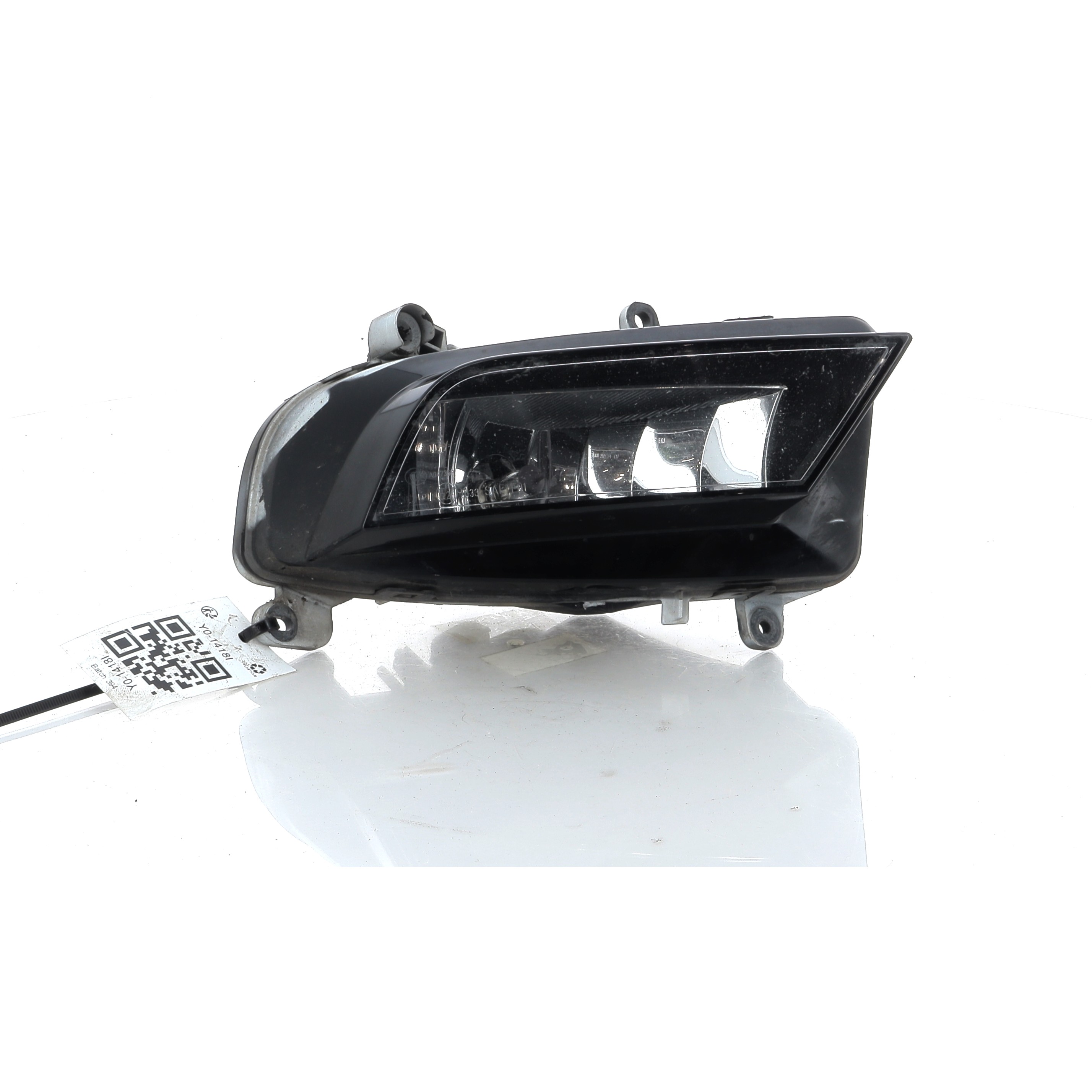 Antibrouillard droit 8K0941700D - AUDI A4 3 PH.2 2.0 TDI - Y0-1418I Y0-1418I