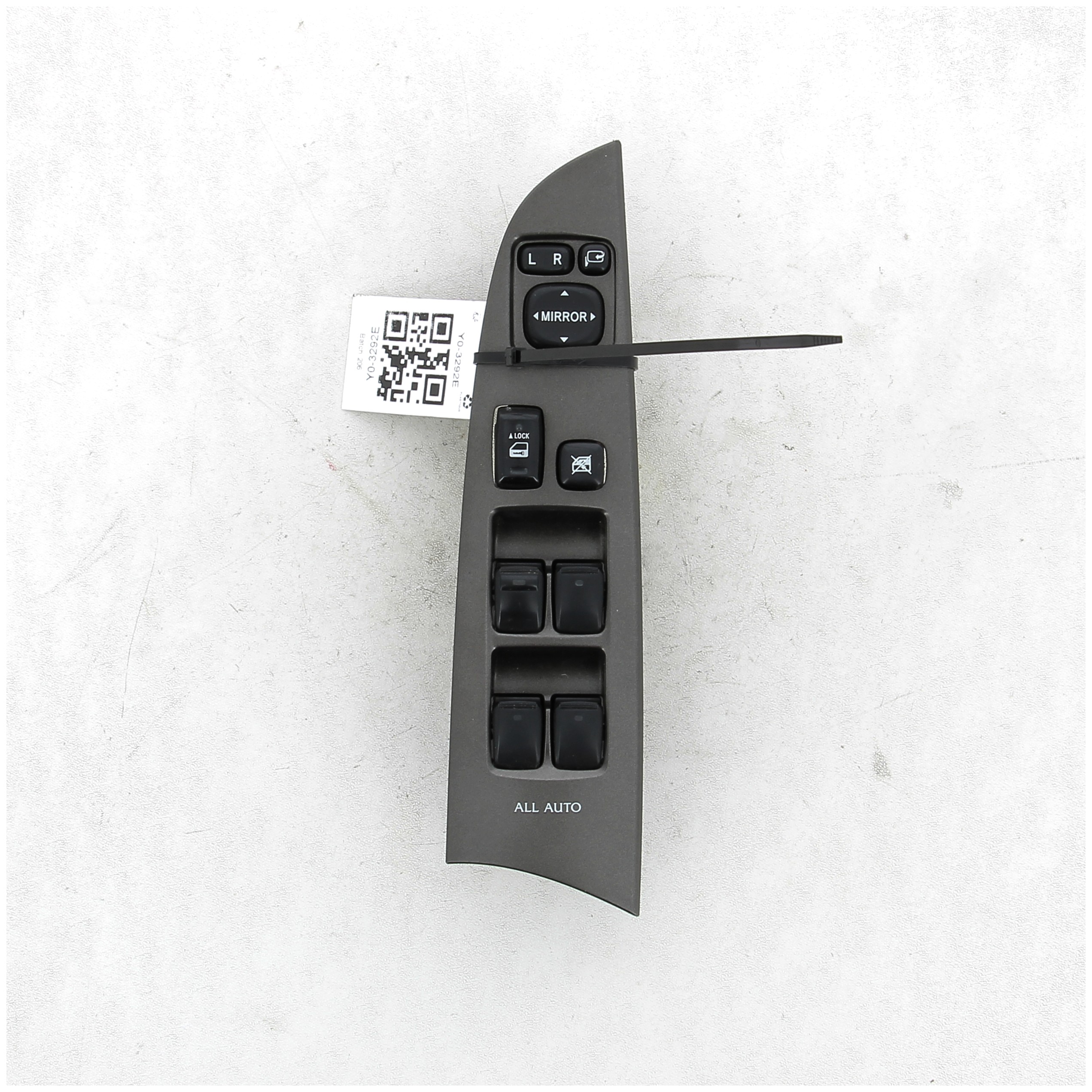 Platine de commande lève-vitre gauche 8404053081 - LEXUS IS 2 PH.1 2.2 TD 16V FAP - Y0-3292E Y0-3292E