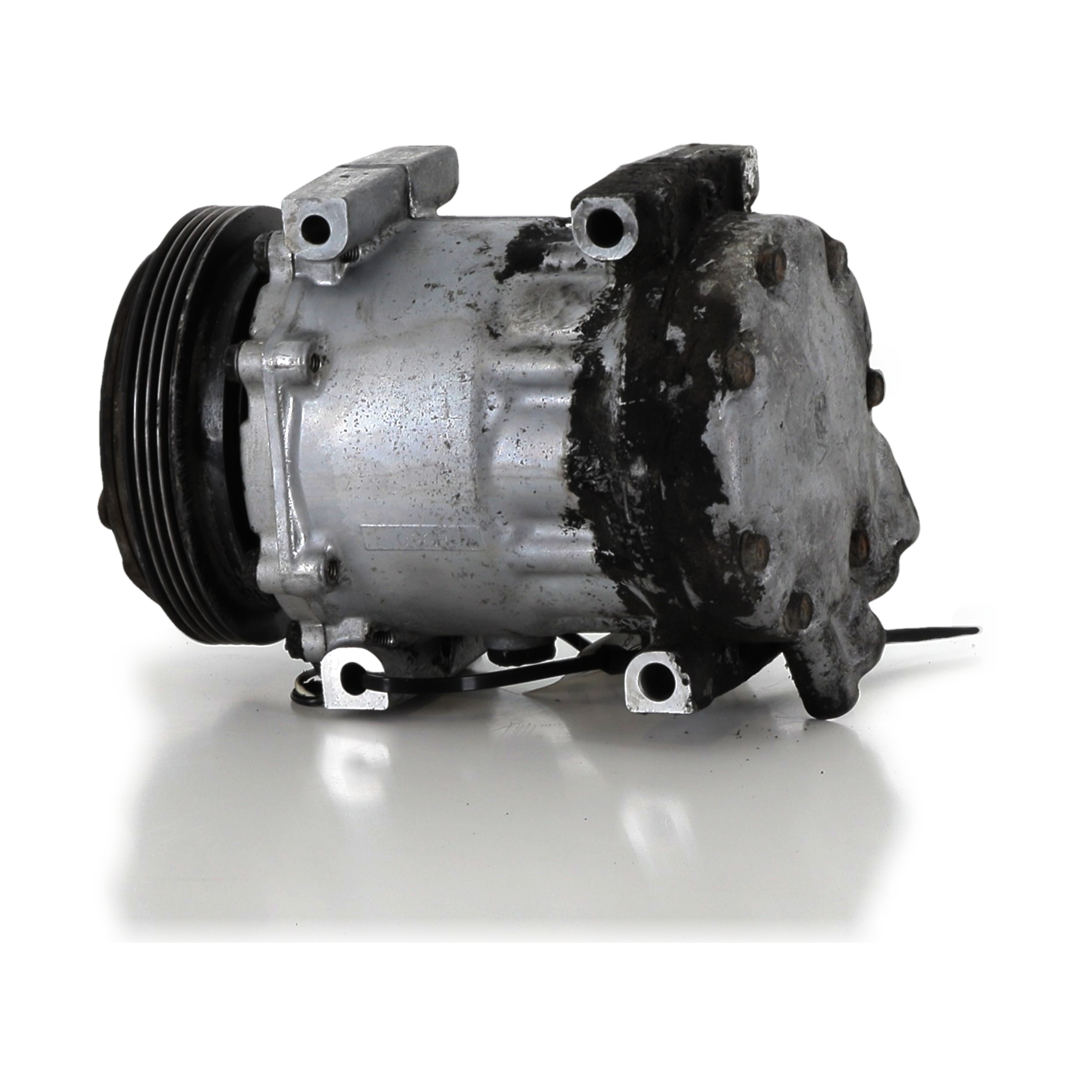 Compresseur de climatisation RENAULT CLIO 2 PH.1 RXT/INIT réf. 7700875357 Z1-2399S Z1-2399S