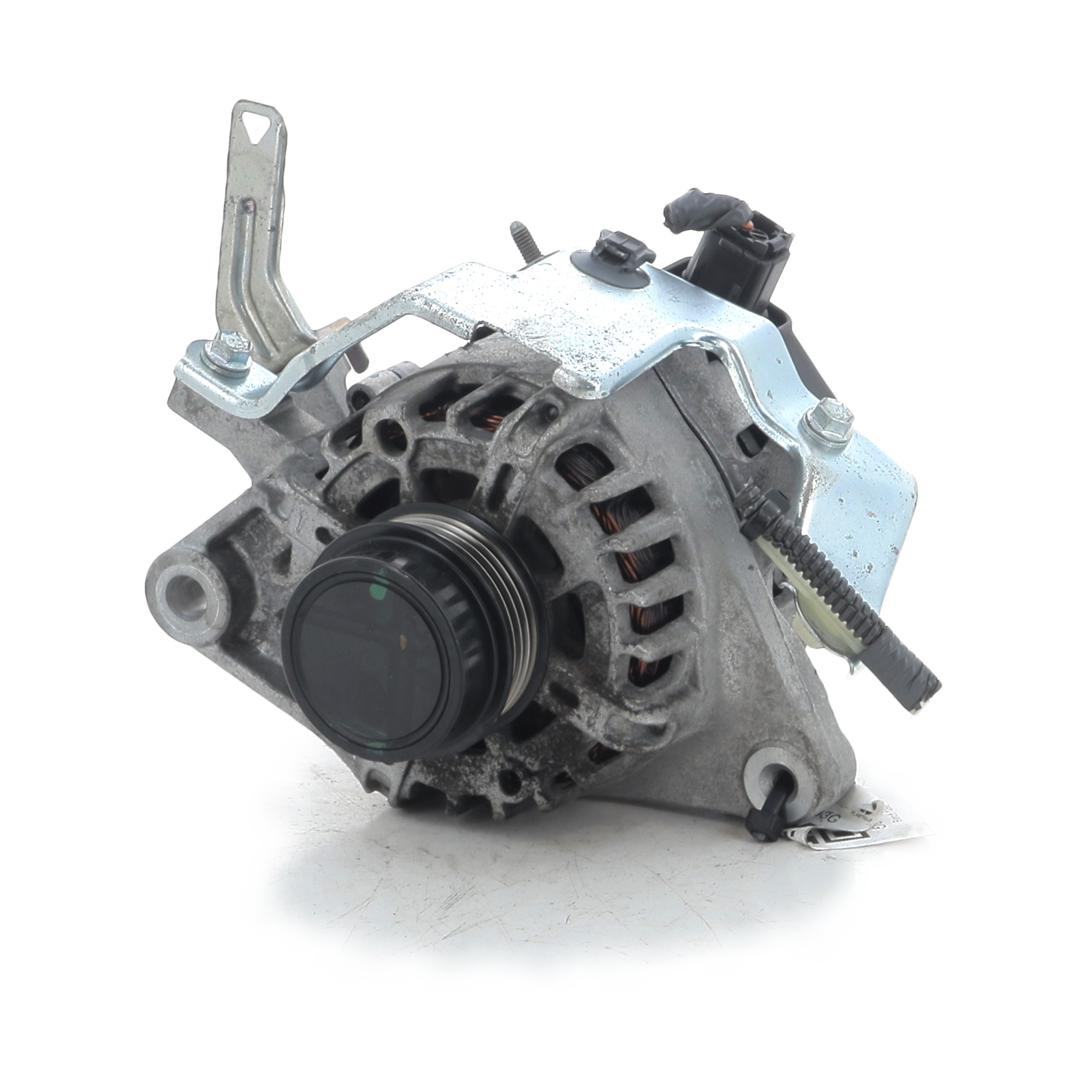 Alternateur TOYOTA YARIS 3 PH.3 1.5 VVTI réf. 270600Y370 Z1-4633G Z1-4633G