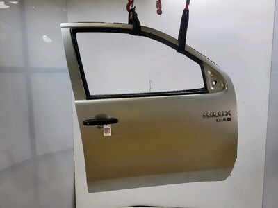 670010K060 Toyota HILUX PICKUP