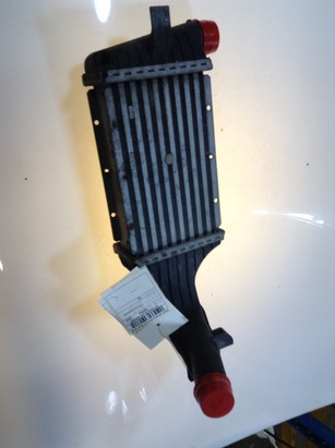 Intercooler used - Opel ZAFIRA - 13 02 243