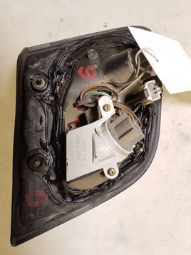 Left hatchback boot light used - Nissan ALMERA - 26555-2N328-