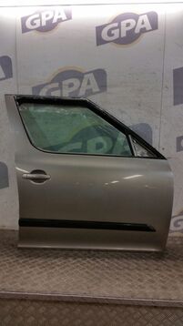 Right front door  used - Skoda YETI - 5L0831052A