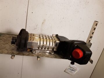 Compresseur occasion - Volkswagen GOLF - 03C145601 EX