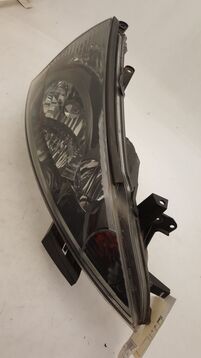 Right headlight used - Mitsubishi GRANDIS - 8301B184