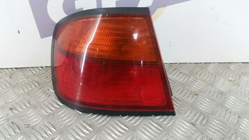 Feu arrière gauche occasion - Nissan PRIMERA - 26555-2F728-