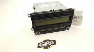 Multimedia radio used - Volkswagen GOLF - 1K0057156B