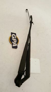 Front wiper arms (x2) used - Suzuki JIMNY - 3831081A30