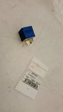 8A0951253 Volkswagen PASSAT