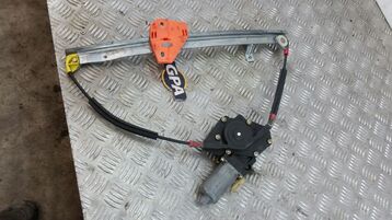 1079233 Ford FIESTA