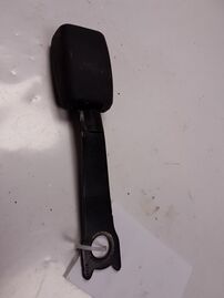 Attache ceinture sécurité avant gauche occasion - Toyota RAV4 - 7323042230C0