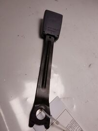 Attache ceinture sécurité avant gauche occasion - Toyota PREVIA - 7323028240B0