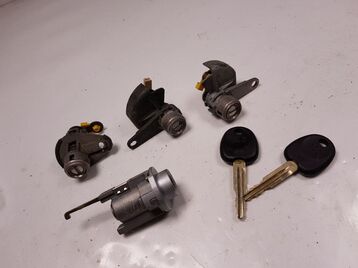 819052DD70 Hyundai ELANTRA