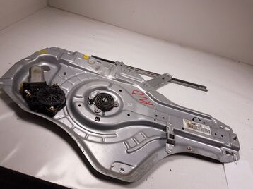 Right front window-lift used - Hyundai ELANTRA - 824602D001