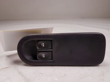 Platine de commande lève-vitre gauche occasion - Renault CLIO - GPA-21-0003767