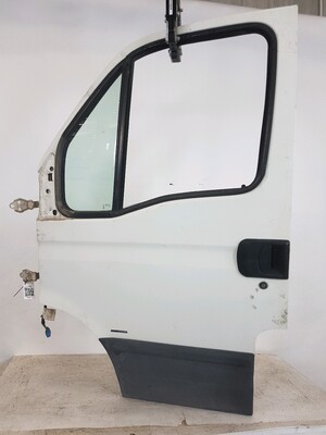 Left front door used - Iveco DAILY CLASSE S - 99969024
