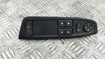 Platine de commande lève-vitre gauche occasion - Fiat STILO - 735400635