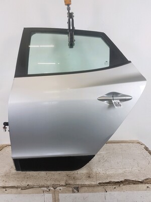 Rear left door used - Hyundai IX35 - 770032Y011