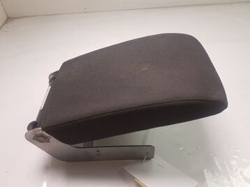 Central armrest used - Volkswagen TIGUAN - 5M0864207J UFP - GPA