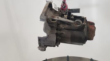 2CB74 Peugeot 205