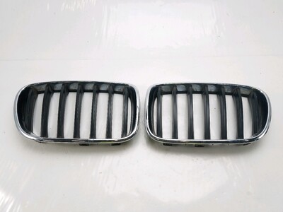 Grille used - BMW X3 - 51 11 7210726