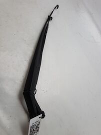 Front wiper arms (x2) used - Toyota AURIS - 8521102180