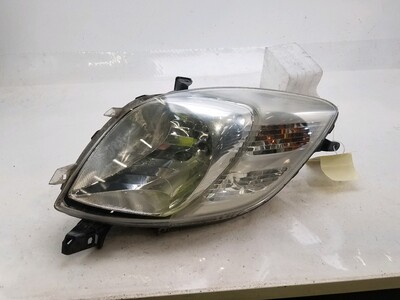 Phare avant gauche occasion - Toyota YARIS - 811100D120