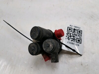 Washer fluid pump used - Land Rover RANGE - AMR3271