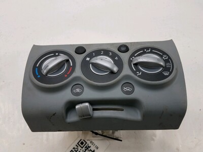 Heating control panel used - Suzuki ALTO - 74400M68K11-FTM